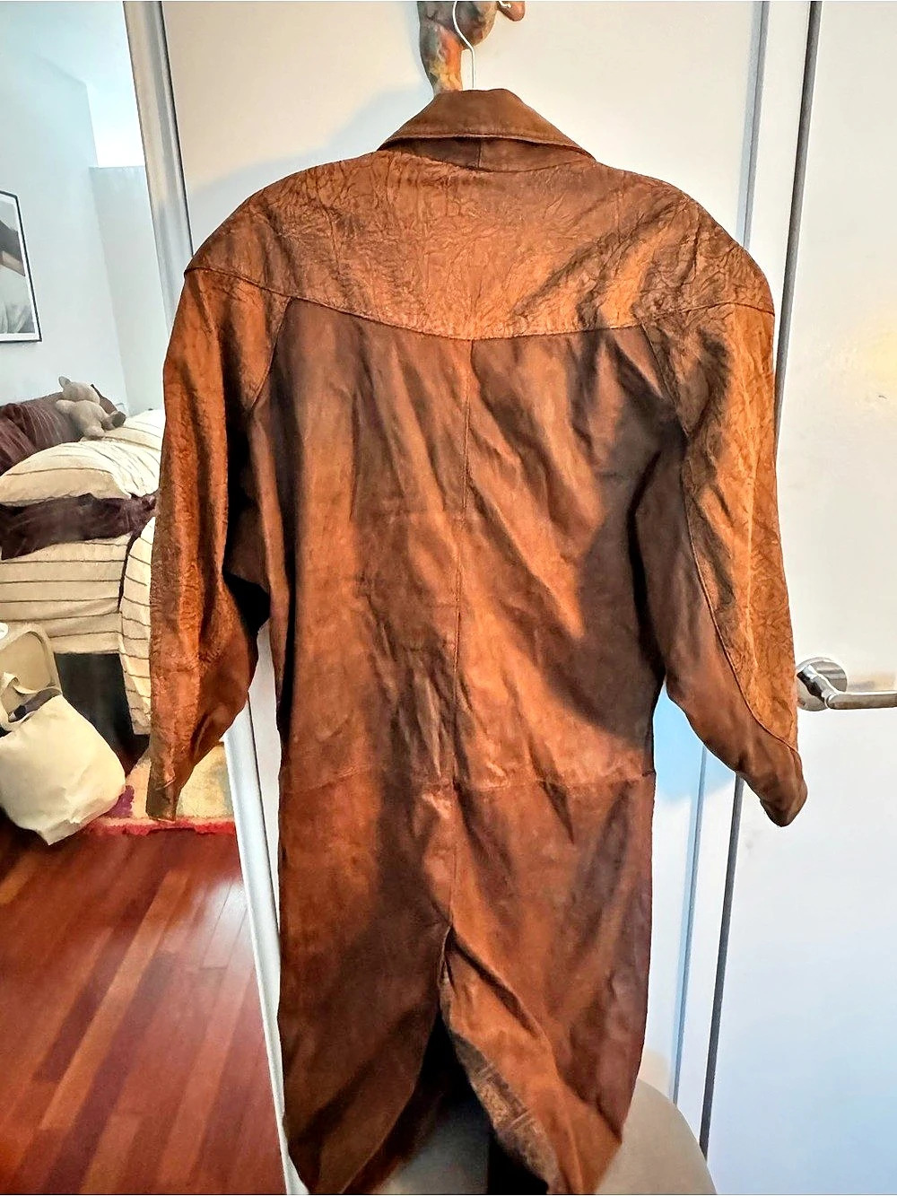 Vintage Global Identity G-III Brown Long Leather Coat Embossed Panels Size M - Picture 8 of 8